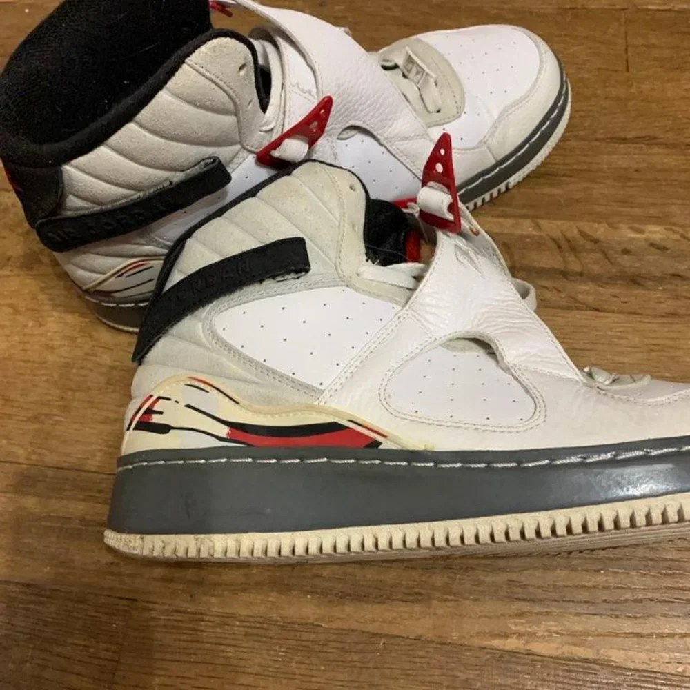 Nike Mens  Air Jordan  Retro Bugs Bunny AF1 Sneakers